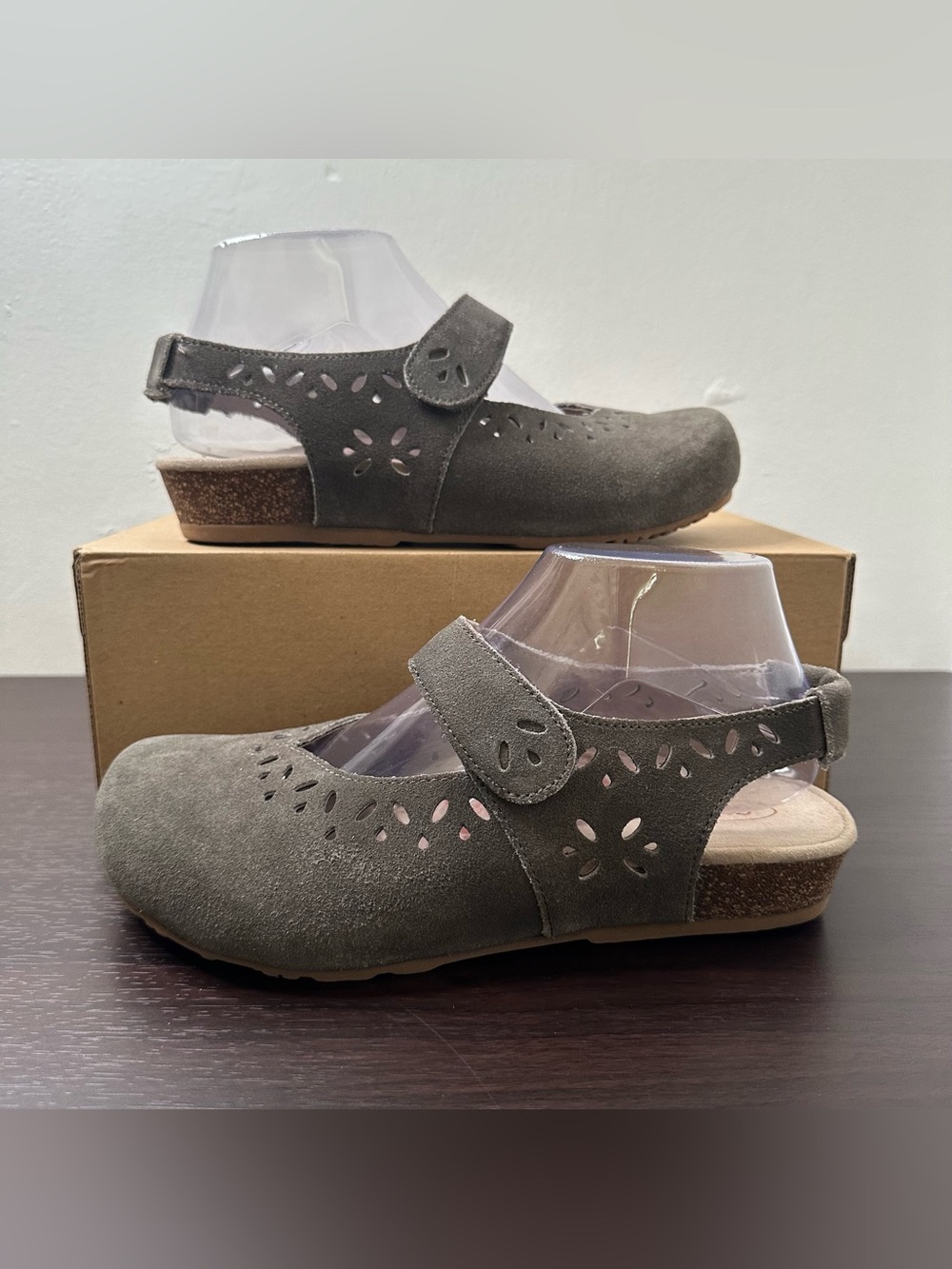 Aetrex Cheryl Gray Leather Mary Jane Comfort Flats Hook & Loop, Women's 7.5 Gorp